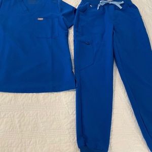 Figs scrubs XS top & XS jogger pants Purchased 2022 Dental hygienist 3days/week